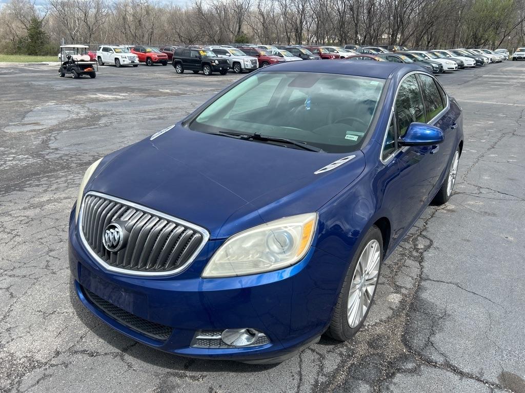 Buick Verano Base 2013