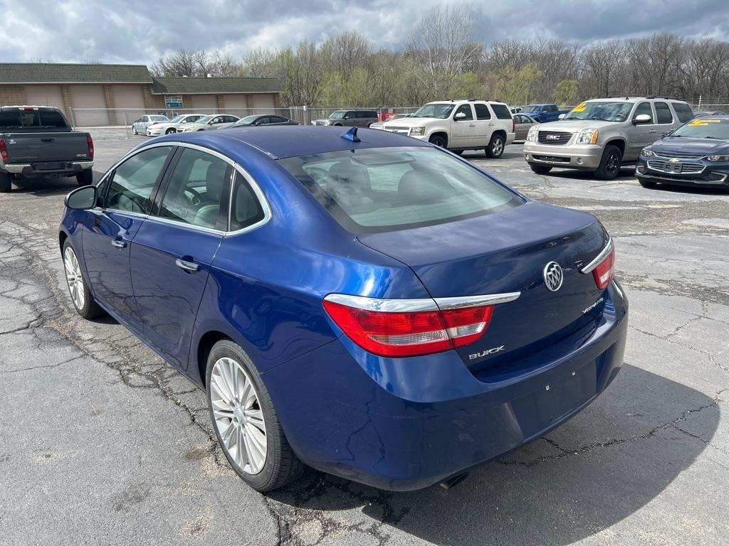 Buick Verano Base 2013