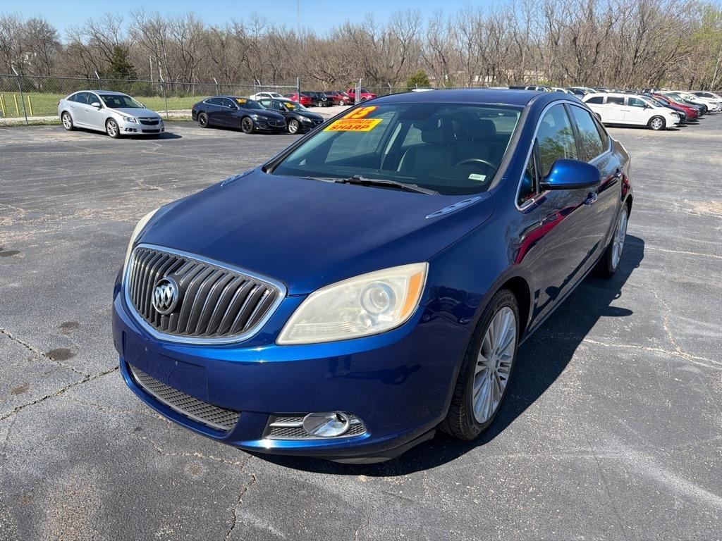 Buick Verano Base 2013