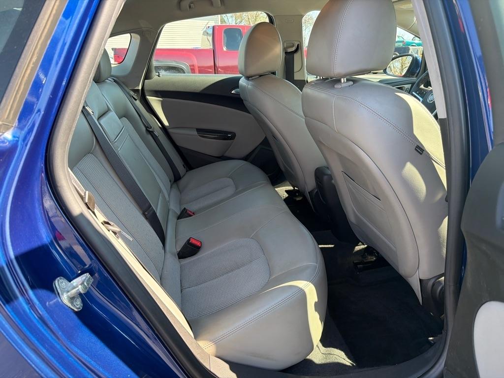 Buick Verano Base 2013