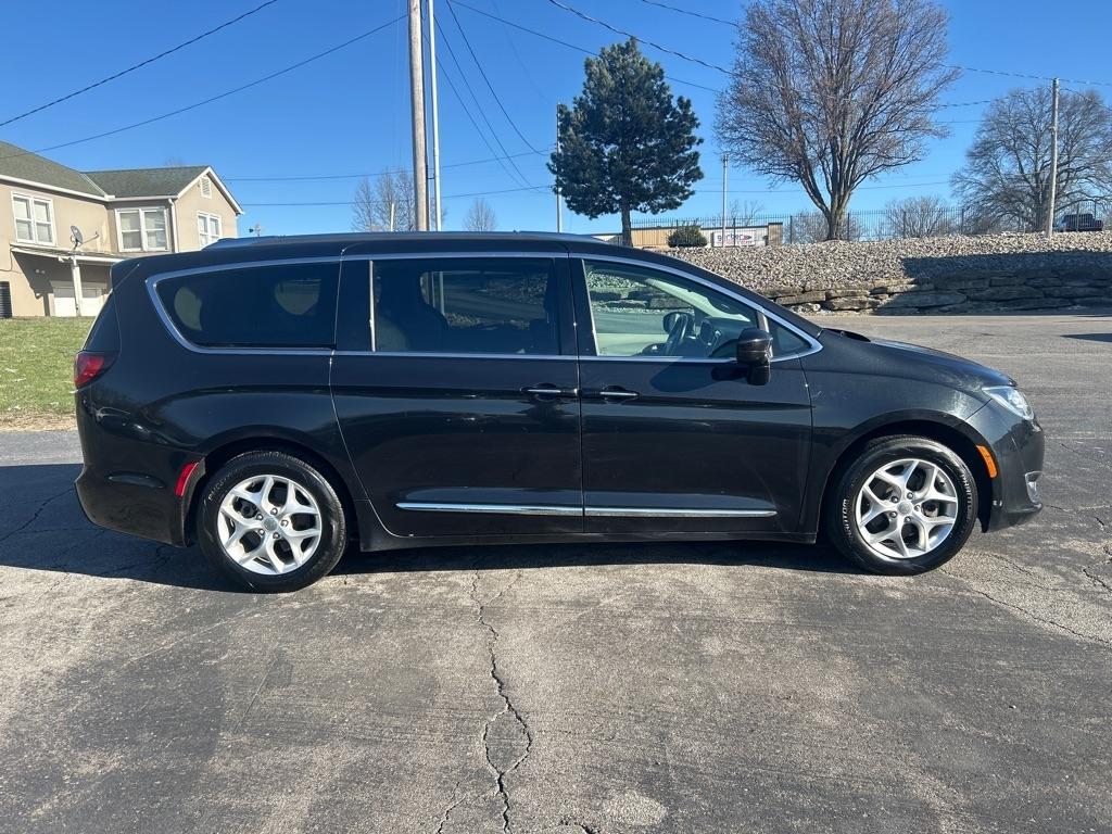 Chrysler Pacifica Touring-L Plus 2017
