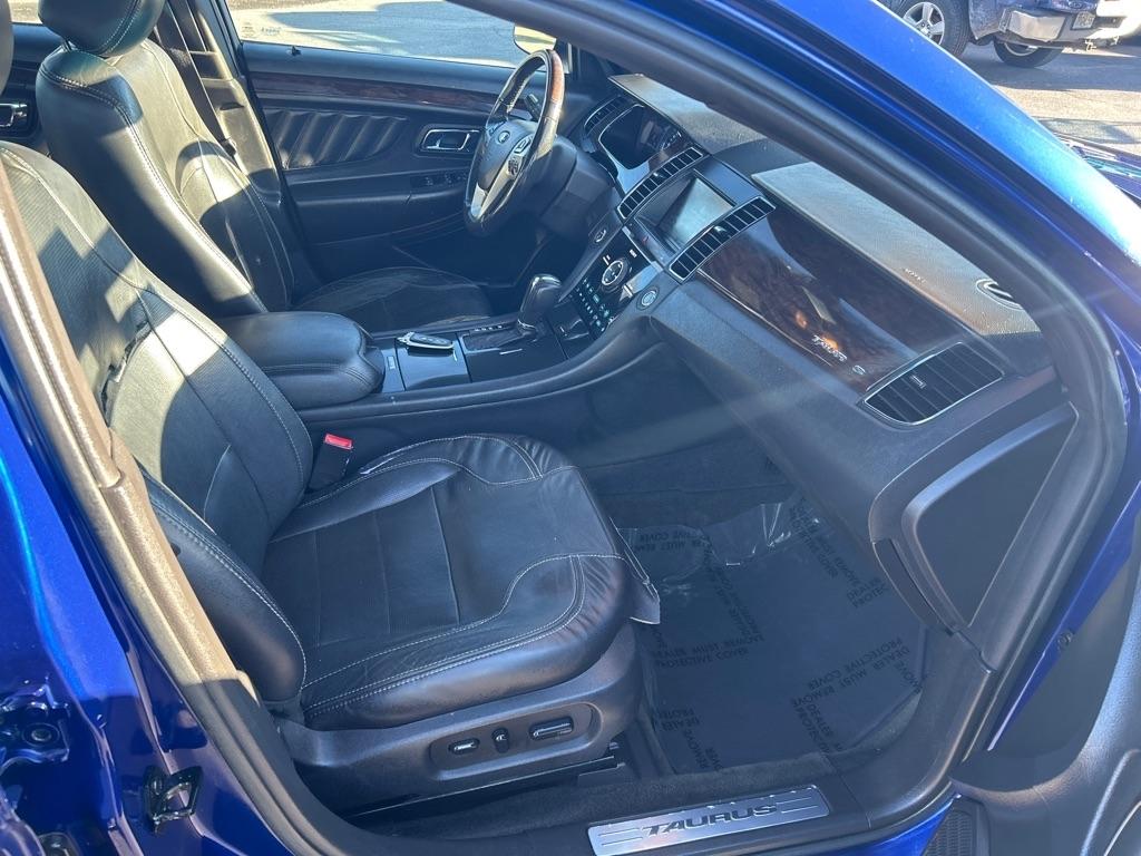 Ford Taurus Limited FWD 2013