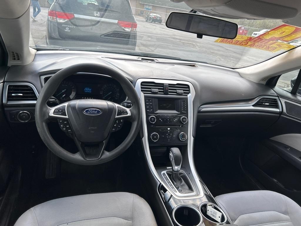 Ford Fusion S 2014