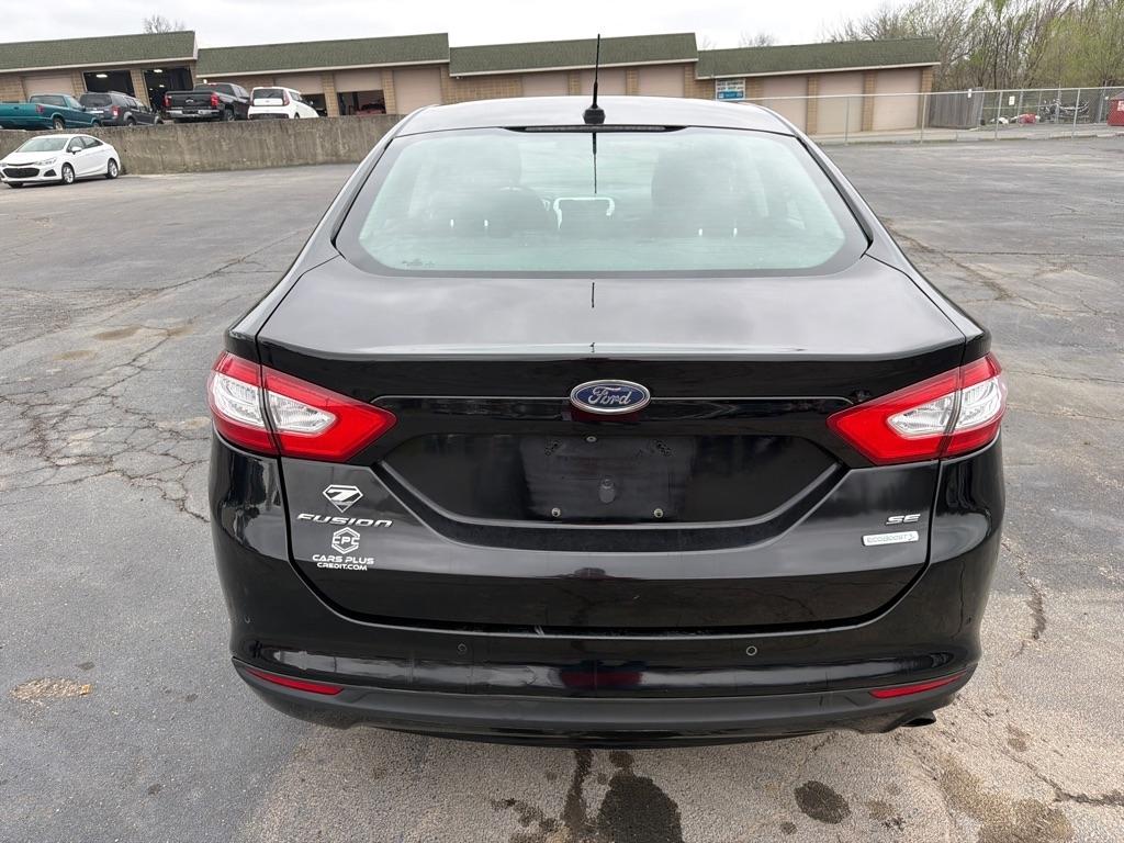 Ford Fusion SE 2016