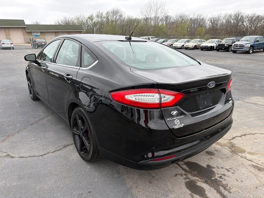 Ford Fusion SE 2016
