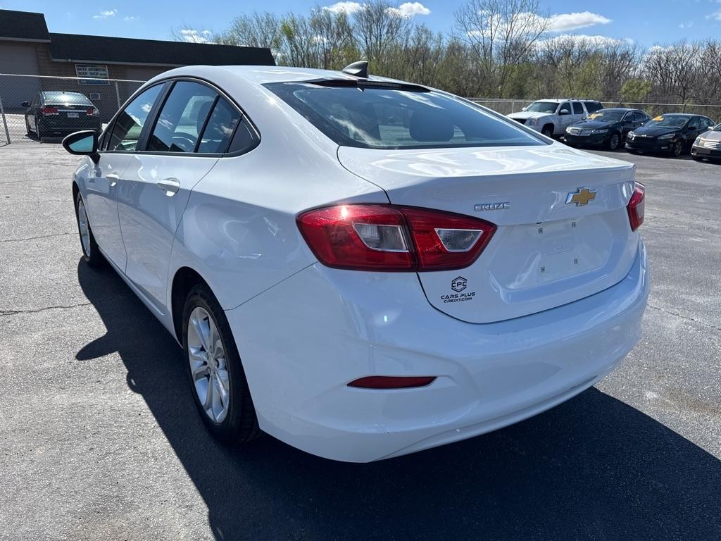 Chevrolet Cruze LS Auto 2019