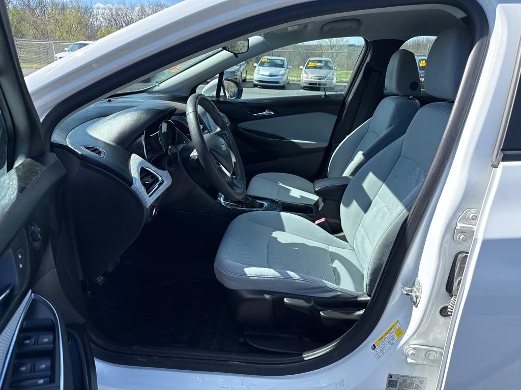 Chevrolet Cruze LS Auto 2019