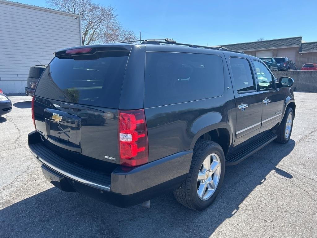 Chevrolet Suburban LTZ 1500 4WD 2011
