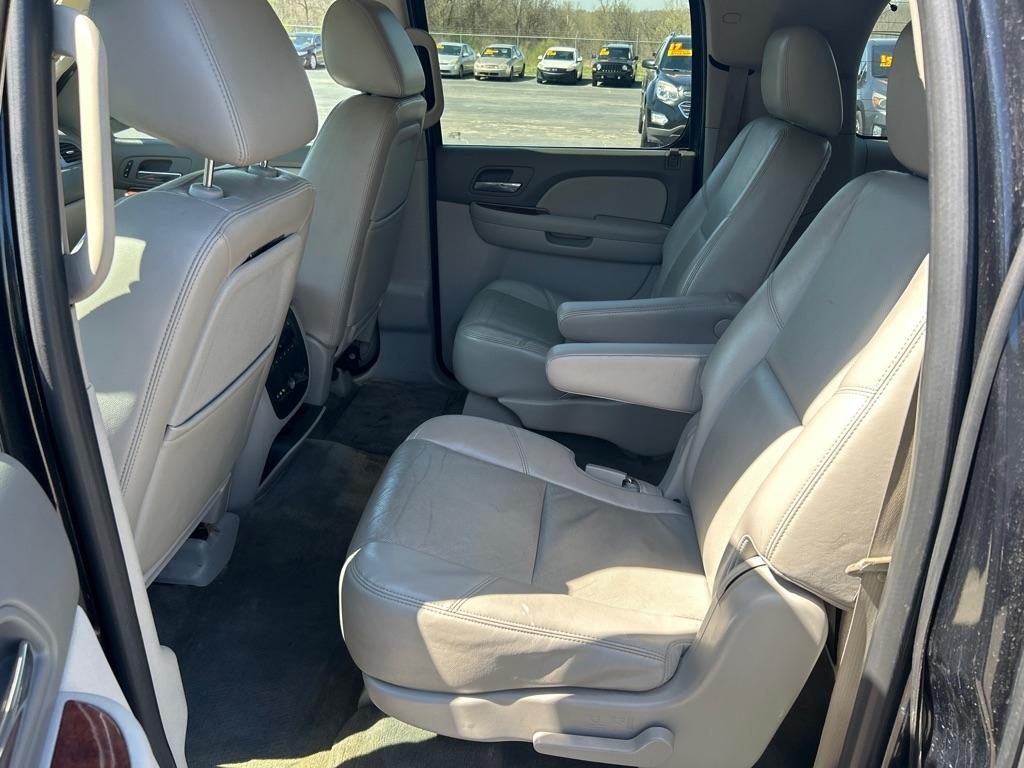 Chevrolet Suburban LTZ 1500 4WD 2011