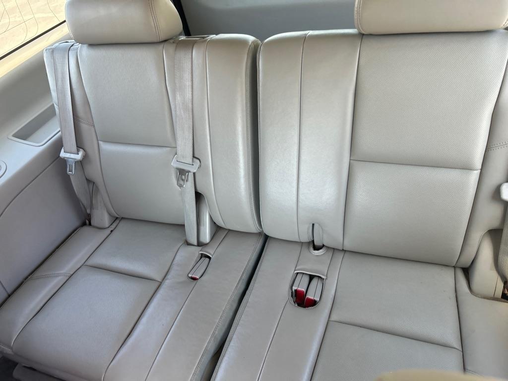 Chevrolet Suburban LTZ 1500 4WD 2011