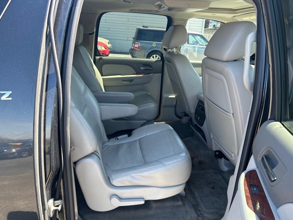 Chevrolet Suburban LTZ 1500 4WD 2011