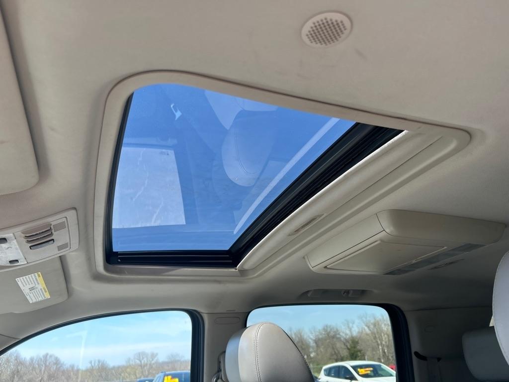 Chevrolet Suburban LTZ 1500 4WD 2011