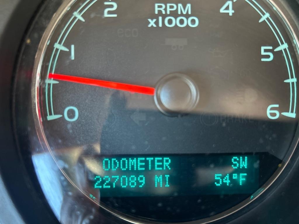 Chevrolet Suburban LTZ 1500 4WD 2011