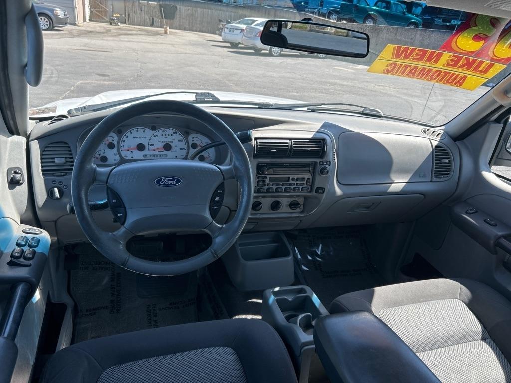 Ford Explorer Sport Trac XLS 2WD 2003