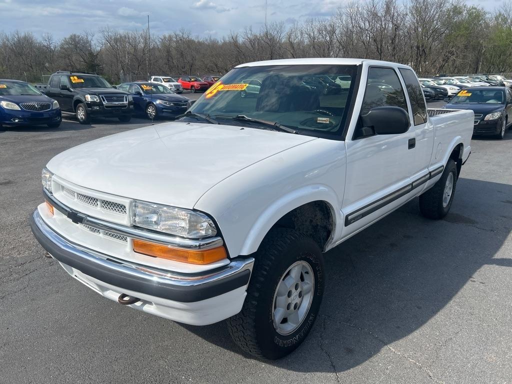Chevrolet S10 Pickup LS Ext. Cab 4WD 2003