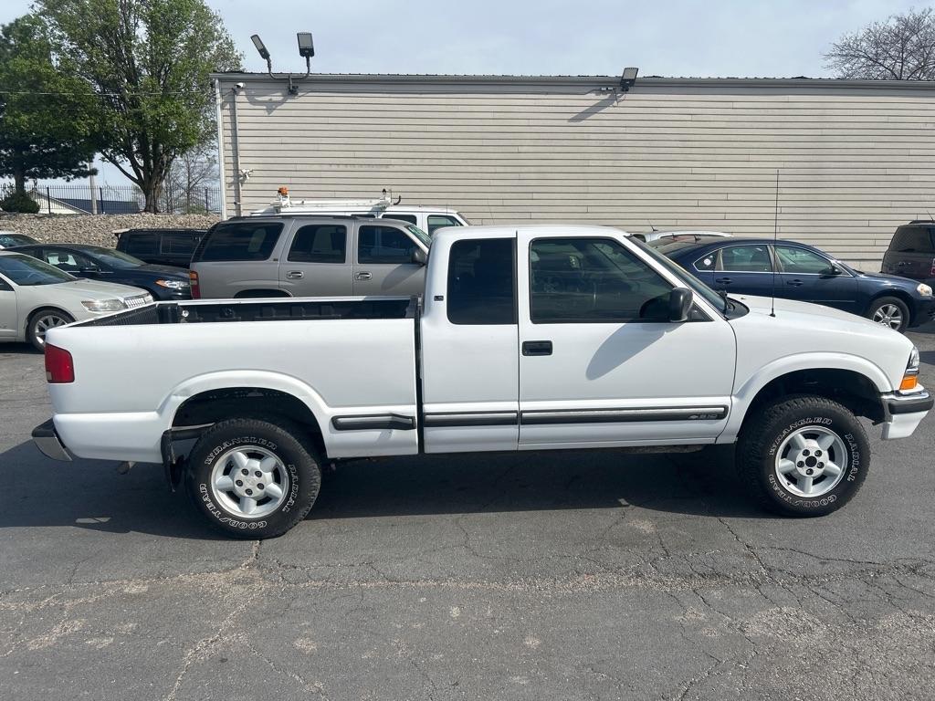 Chevrolet S10 Pickup LS Ext. Cab 4WD 2003