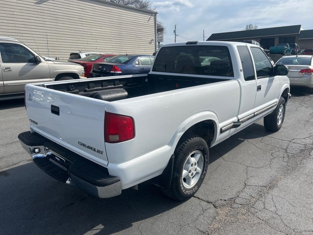 Chevrolet S10 Pickup LS Ext. Cab 4WD 2003