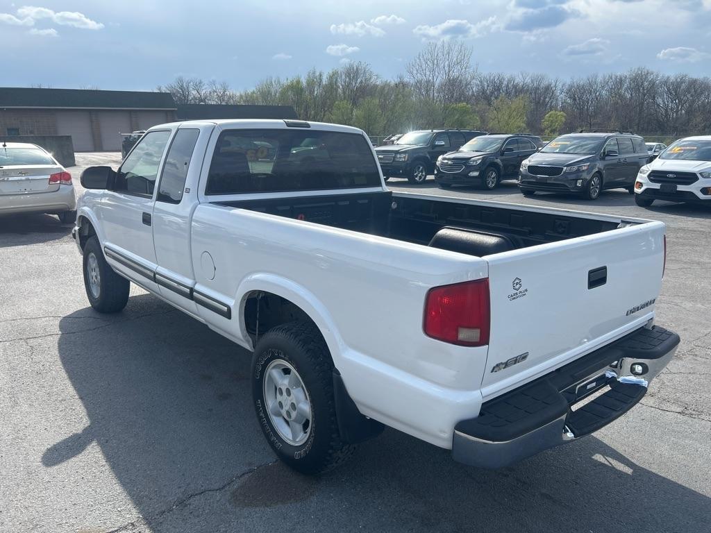 Chevrolet S10 Pickup LS Ext. Cab 4WD 2003