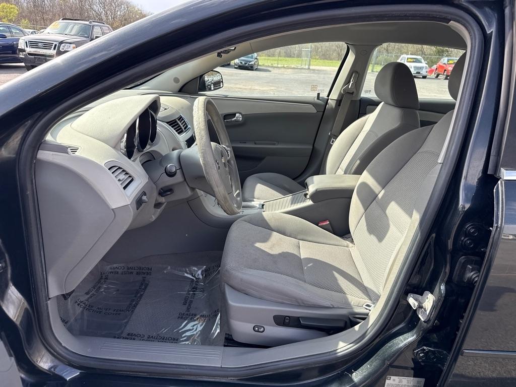 Chevrolet Malibu LS 2010