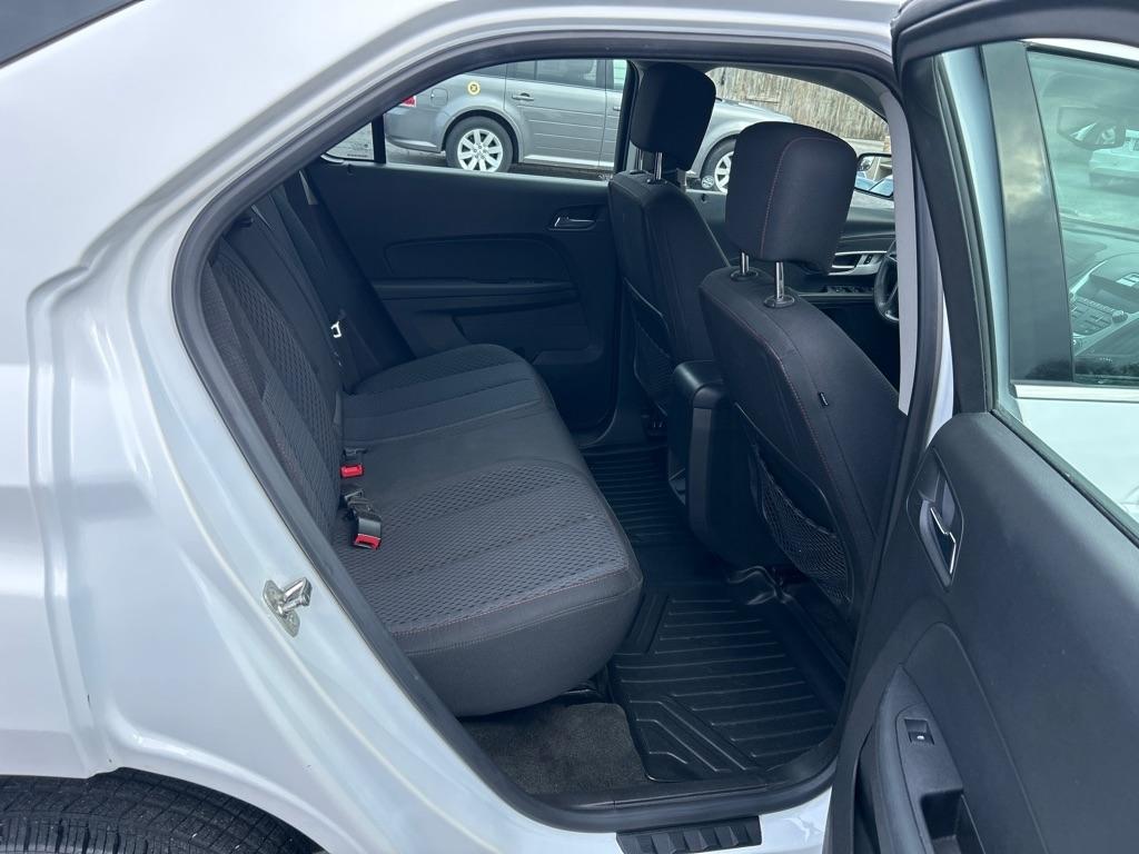 Chevrolet Equinox LS 2WD 2012