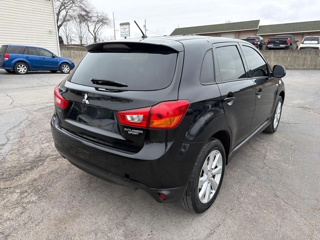 Mitsubishi Outlander Sport ES 2WD 2014