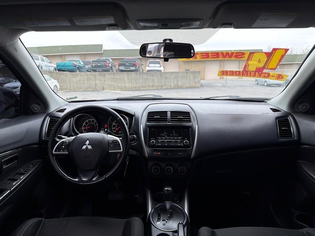Mitsubishi Outlander Sport ES 2WD 2014