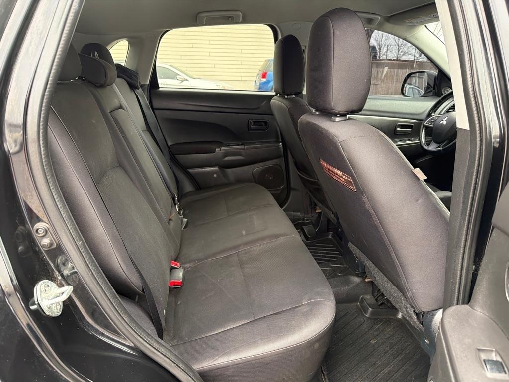 Mitsubishi Outlander Sport ES 2WD 2014