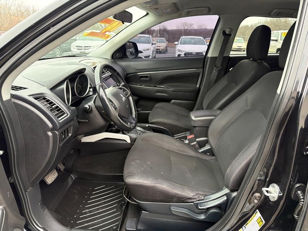 Mitsubishi Outlander Sport ES 2WD 2014