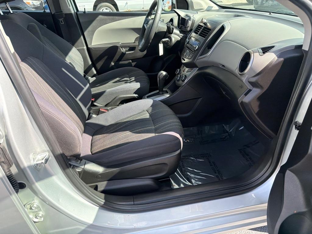 Chevrolet Sonic LT Auto 5-Door 2014