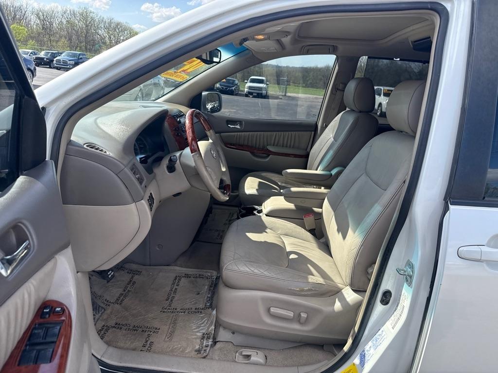 Toyota Sienna XLE Limited AWD 2004