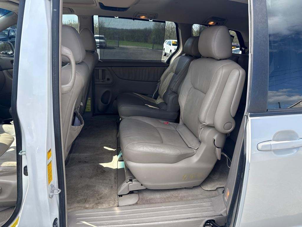 Toyota Sienna XLE Limited AWD 2004