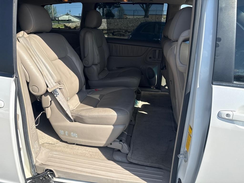 Toyota Sienna XLE Limited AWD 2004
