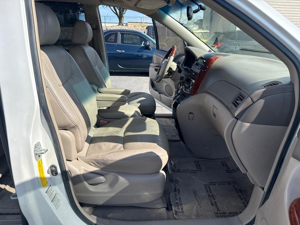 Toyota Sienna XLE Limited AWD 2004