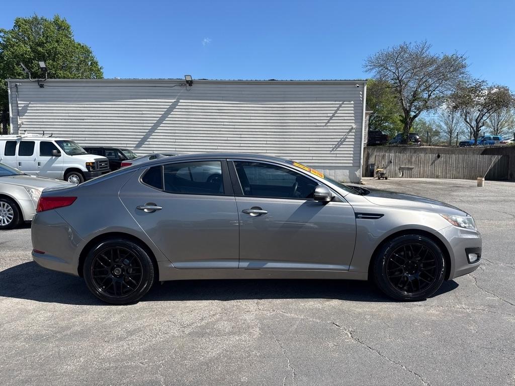 Kia Optima LX MT 2013