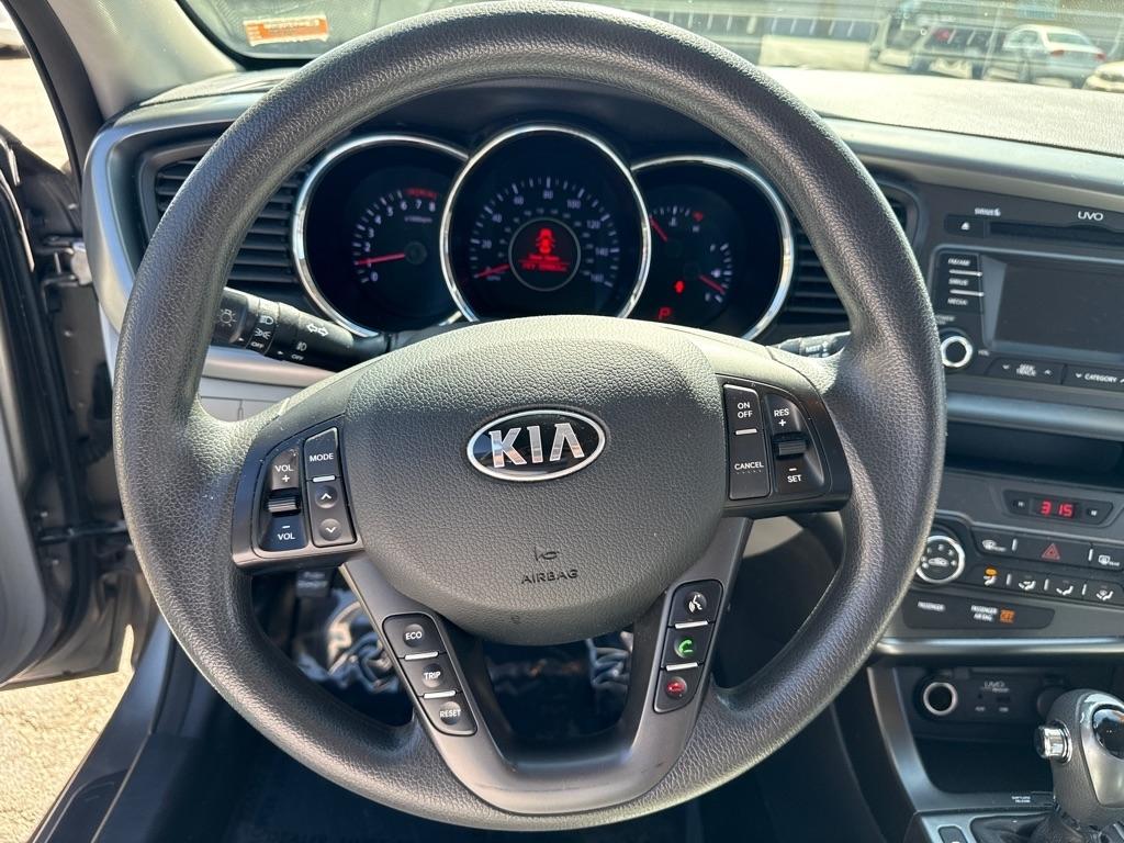 Kia Optima LX MT 2013
