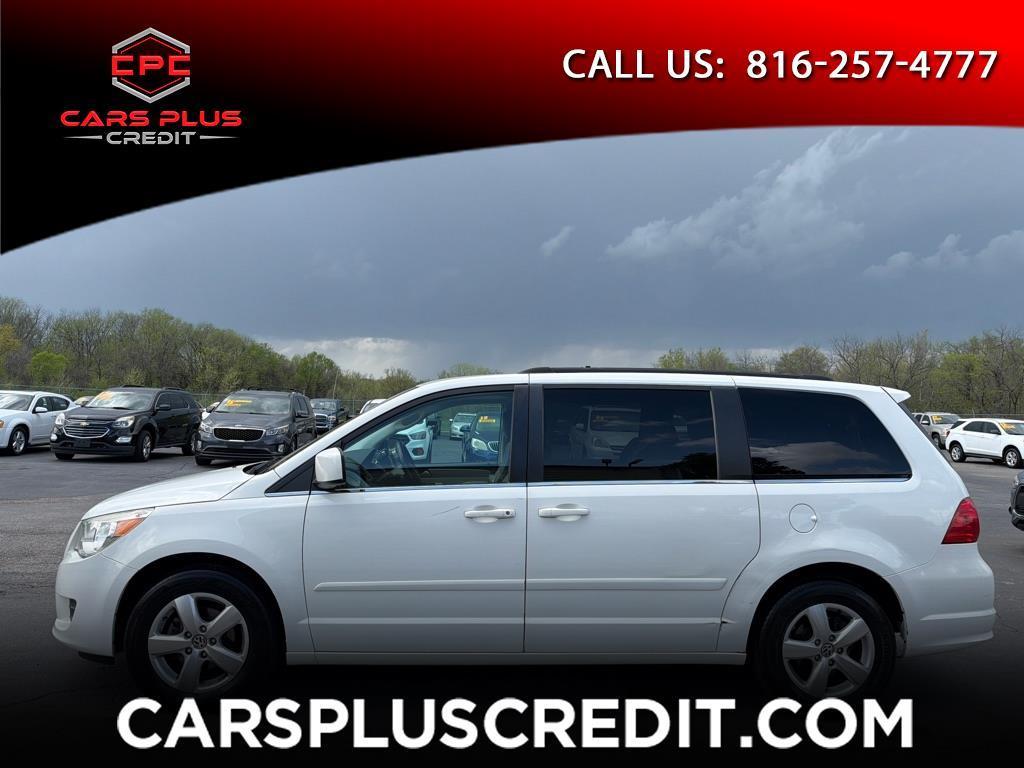 Volkswagen Routan SE 2011