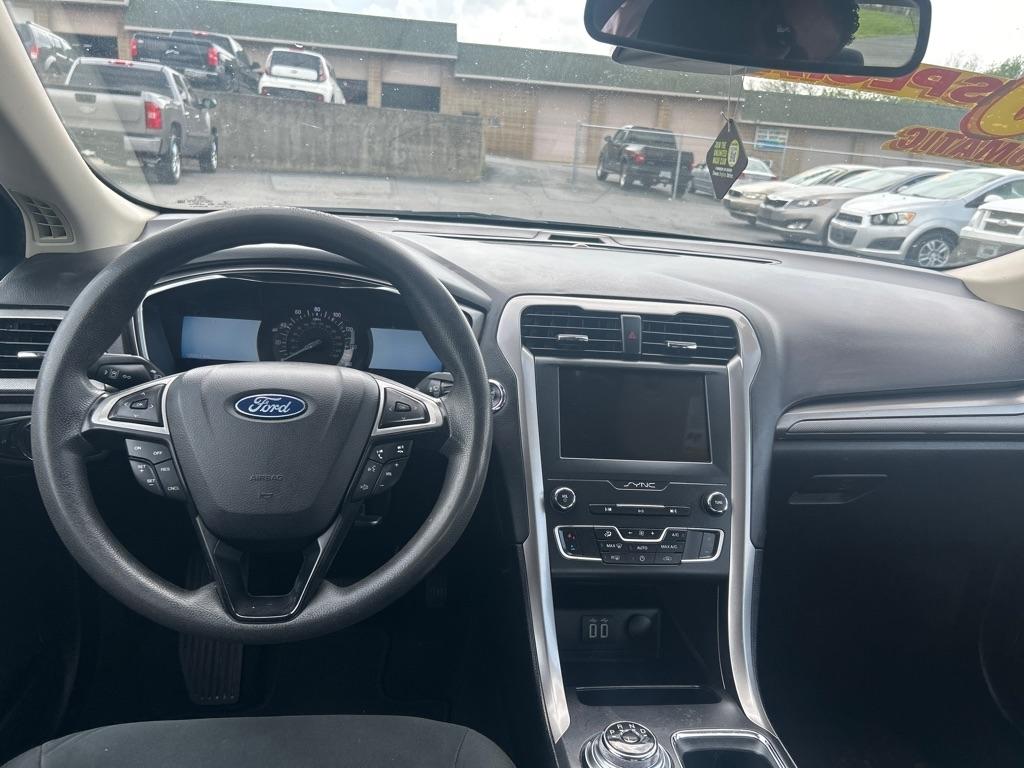 Ford Fusion SE 2020