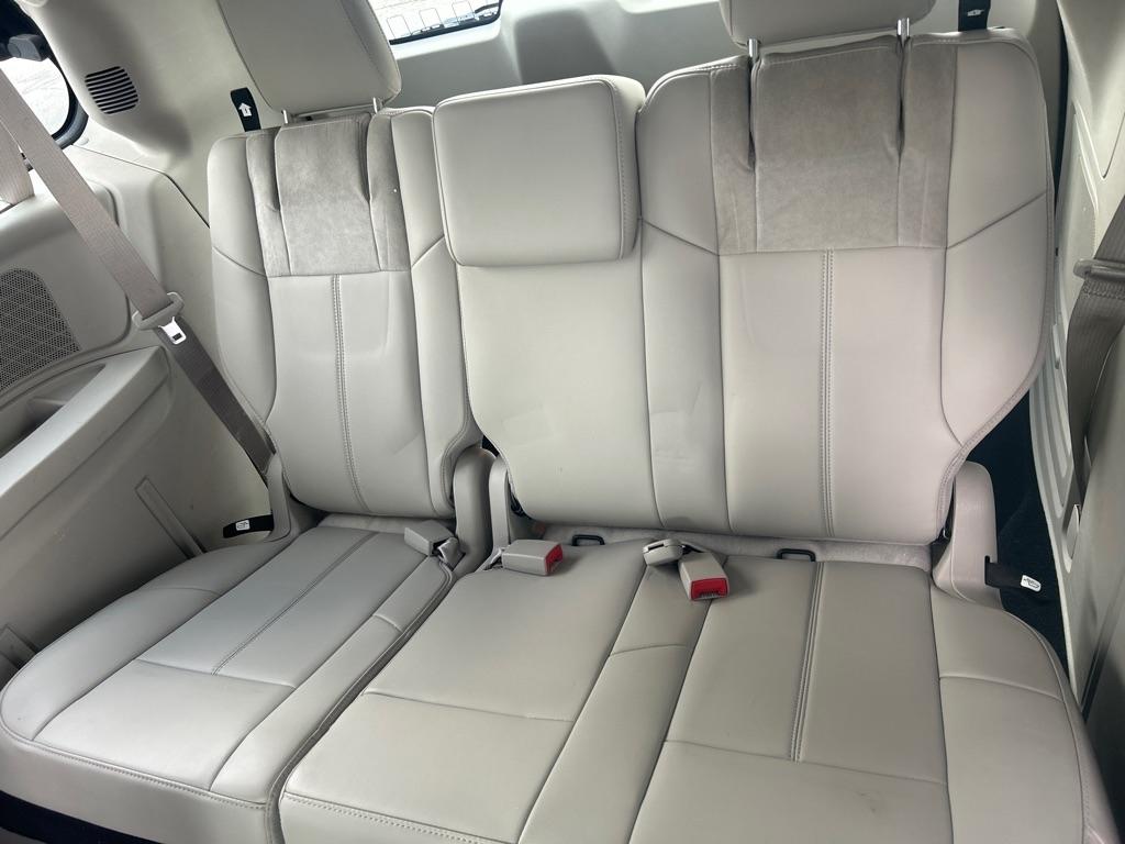 Chrysler Town & Country Limited 2013