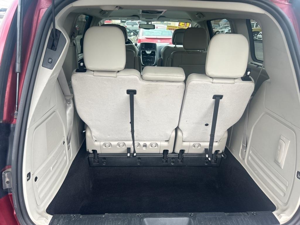 Chrysler Town & Country Limited 2013