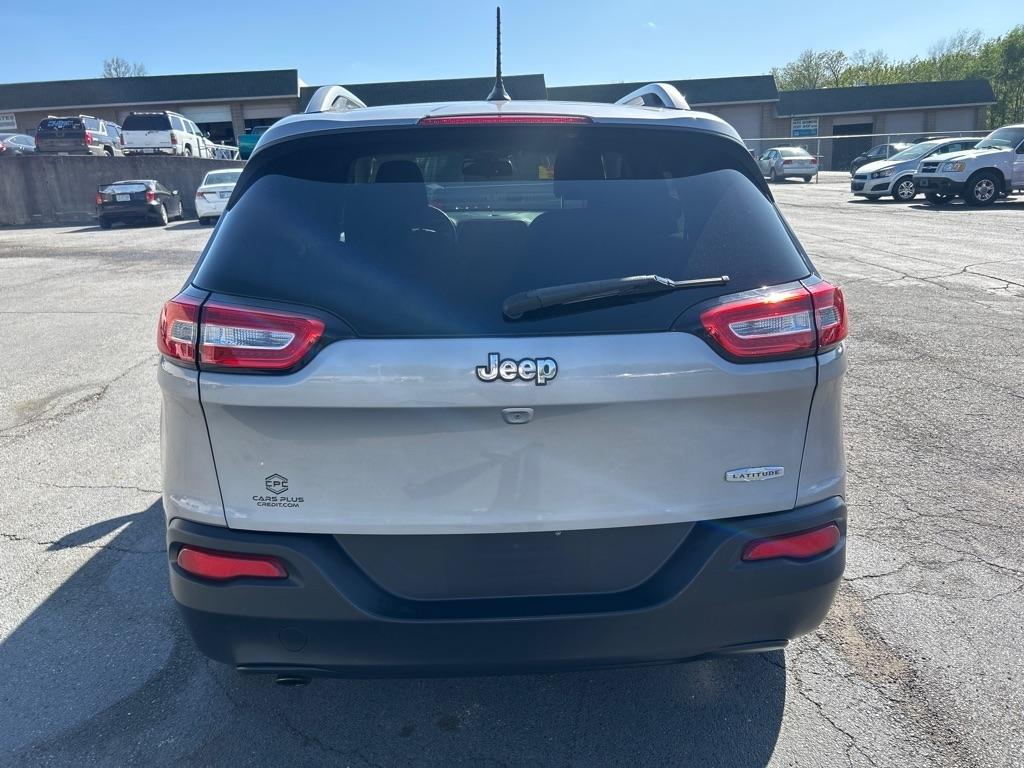 Jeep Cherokee Latitude FWD 2015