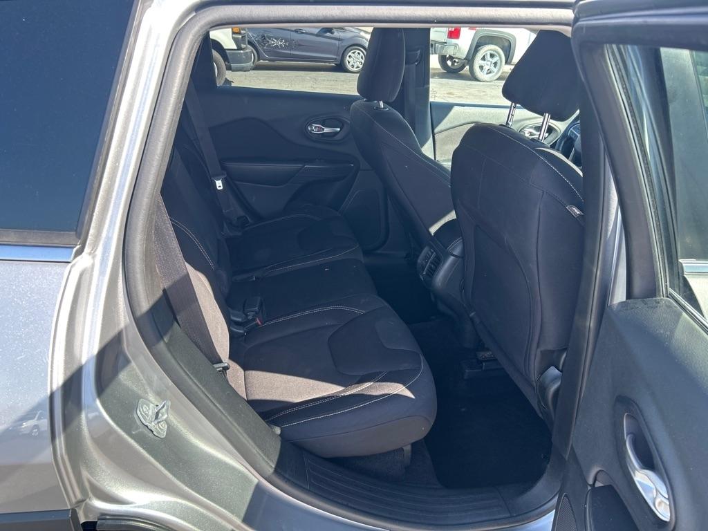 Jeep Cherokee Latitude FWD 2015