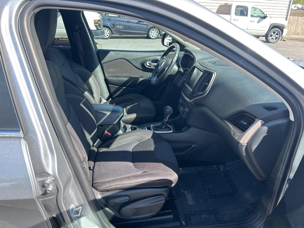 Jeep Cherokee Latitude FWD 2015