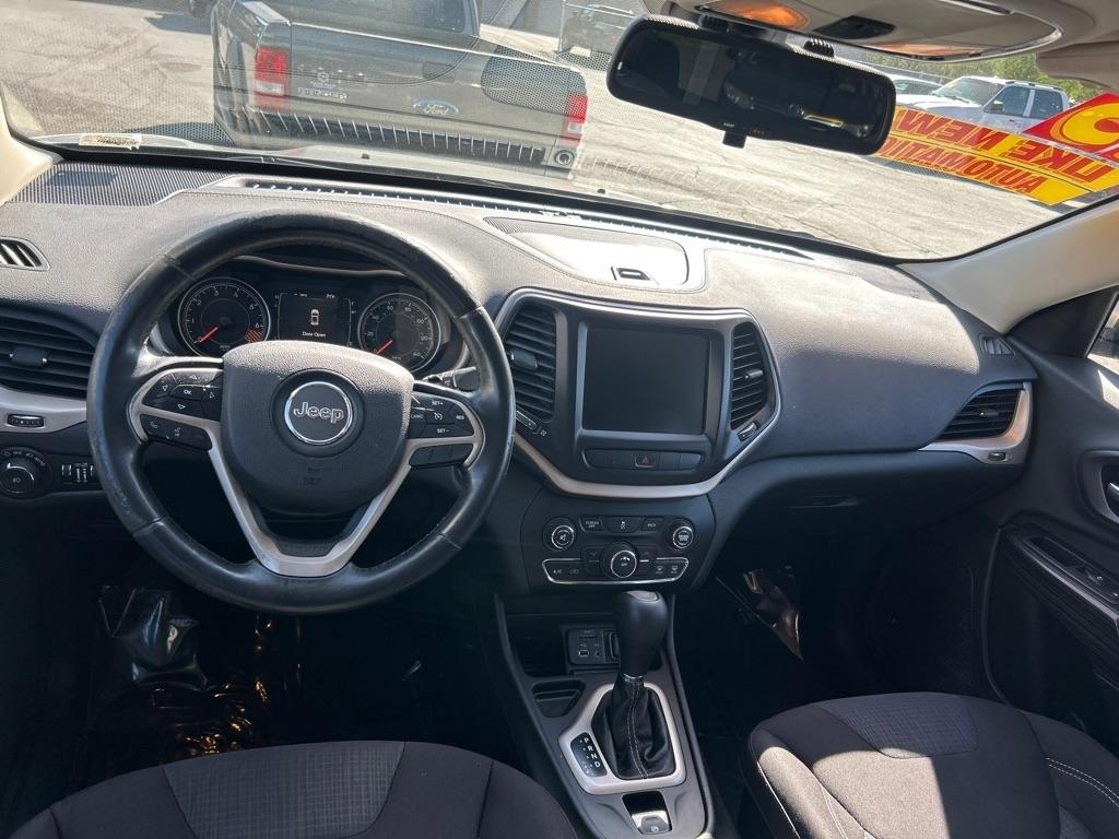 Jeep Cherokee Latitude FWD 2015