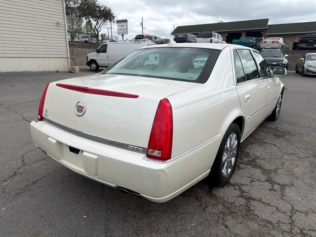 Cadillac DTS Premium w/ Navi 2011