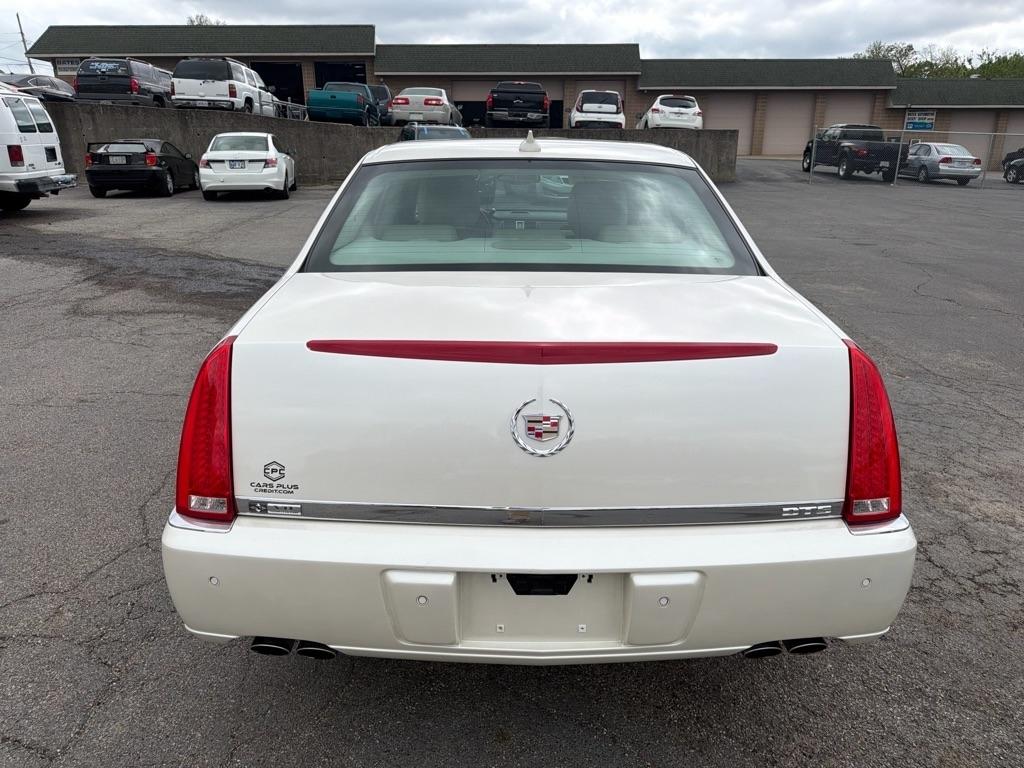Cadillac DTS Premium w/ Navi 2011