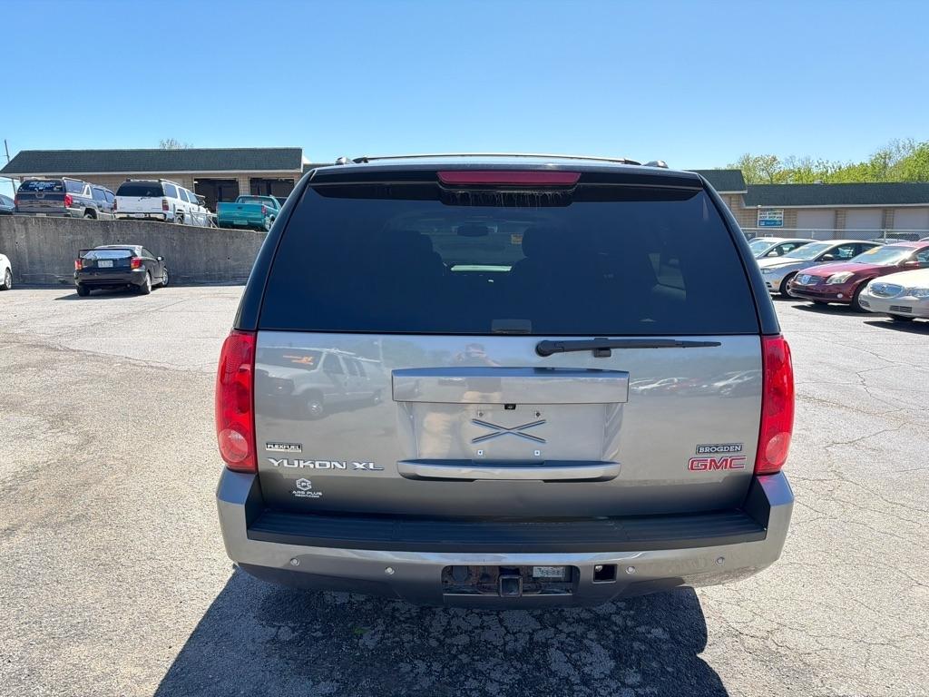 GMC Yukon XL SLT-1 1/2 Ton 4WD 2012