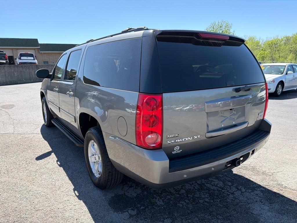 GMC Yukon XL SLT-1 1/2 Ton 4WD 2012