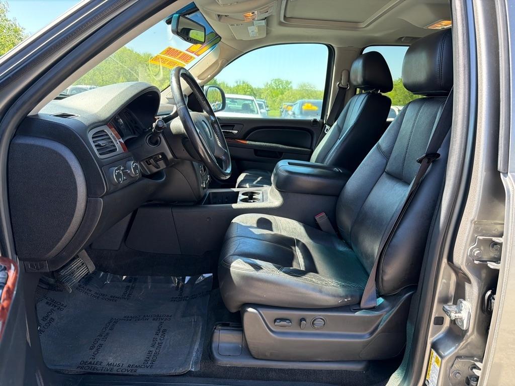 GMC Yukon XL SLT-1 1/2 Ton 4WD 2012