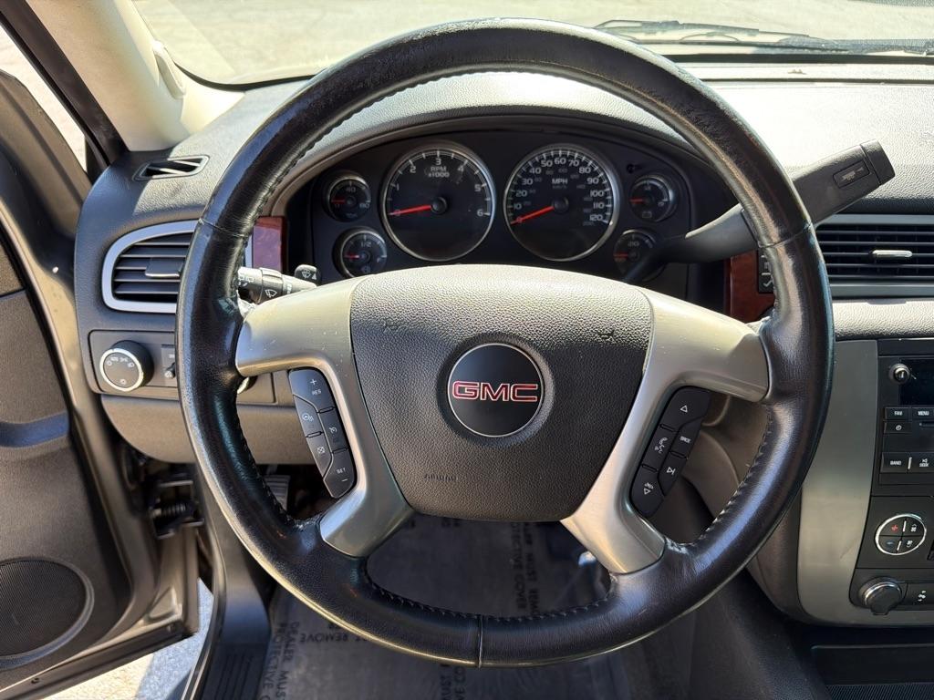 GMC Yukon XL SLT-1 1/2 Ton 4WD 2012