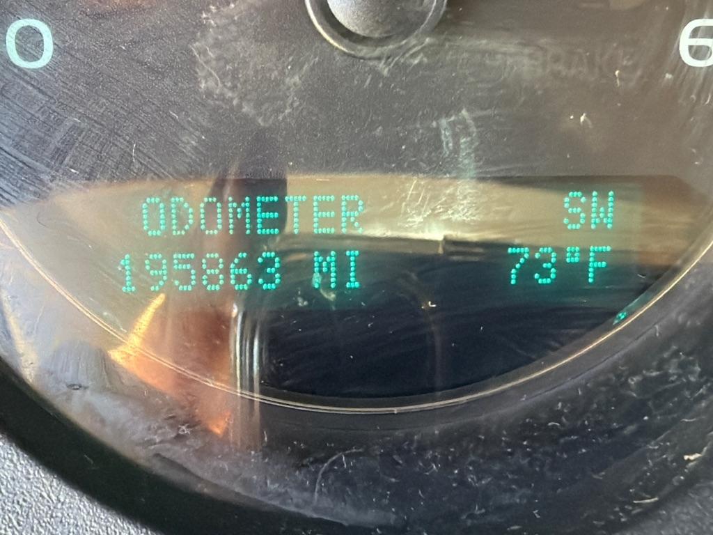 GMC Yukon XL SLT-1 1/2 Ton 4WD 2012